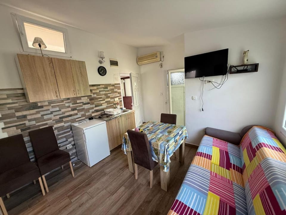 Apartmani Popovic, trokrevetni studio 2 Apartment in Budva Municipality