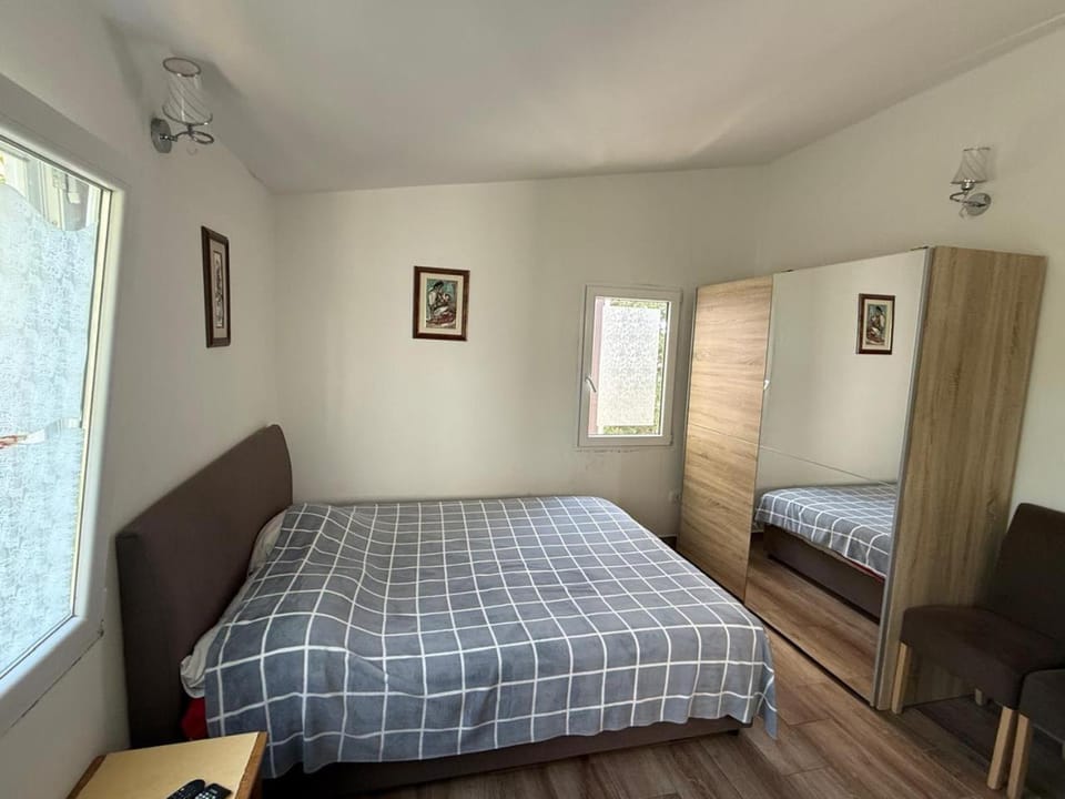 Apartmani Popovic, trokrevetni studio 2 Apartment in Budva Municipality