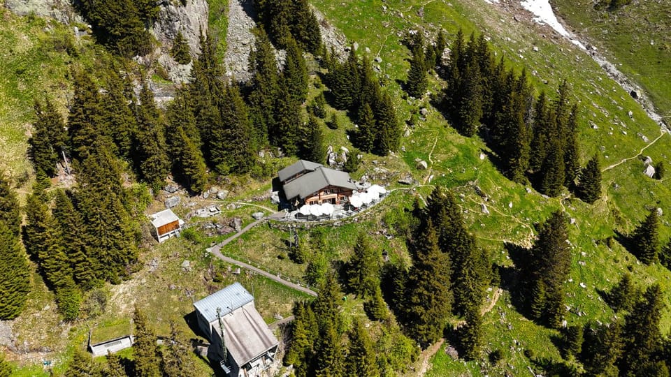Property building, Nearby landmark, Bird's eye view, Mountain view