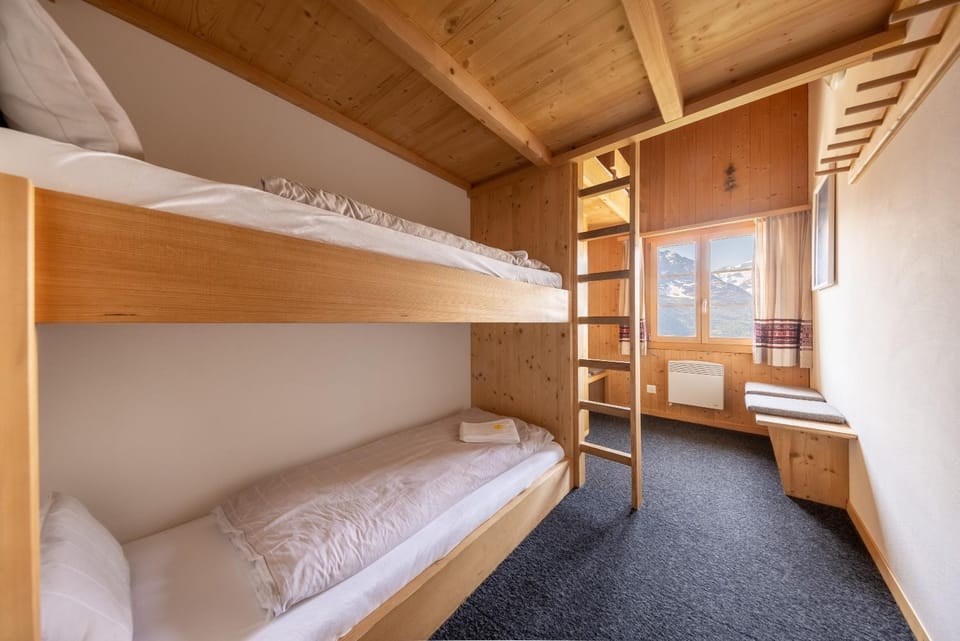 Bed, Photo of the whole room, Mountain view, Mountain view, bunk bed