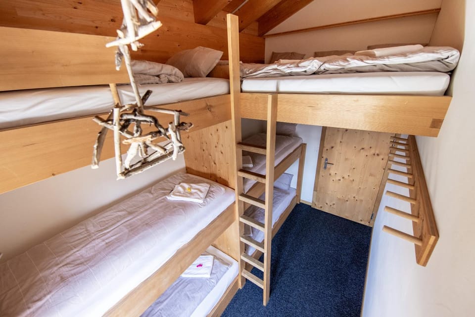 Bed, Photo of the whole room, Bedroom, bunk bed