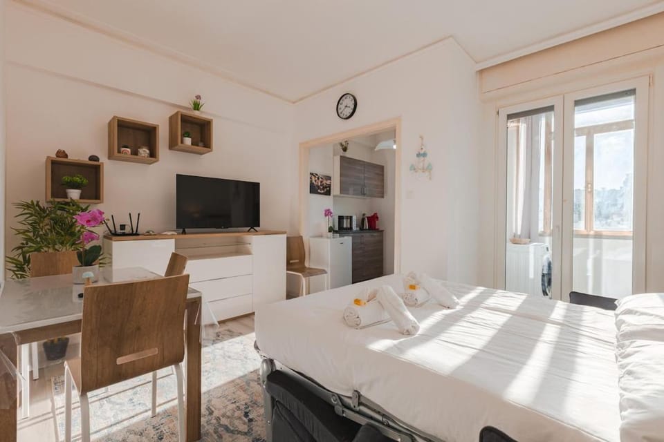 Free WiFi Netflix Settefontane Elegant Suite Apartment in Trieste