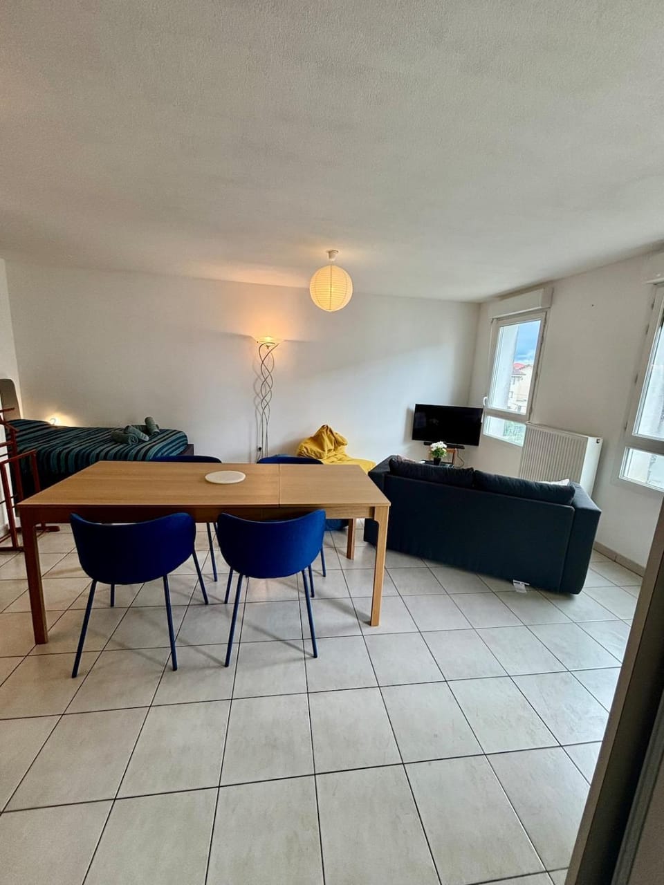 Grand Studio, Box garage, balcon ! Apartment in Vaulx-en-Velin