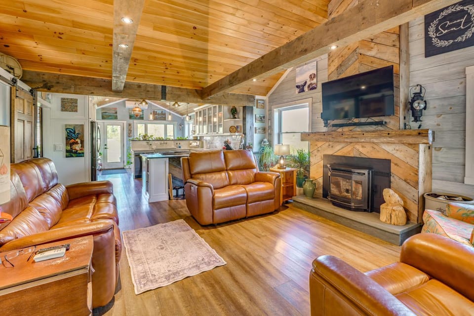 Walk to Beaches & Trails: Waterfront Maine Escape! House in Lubec