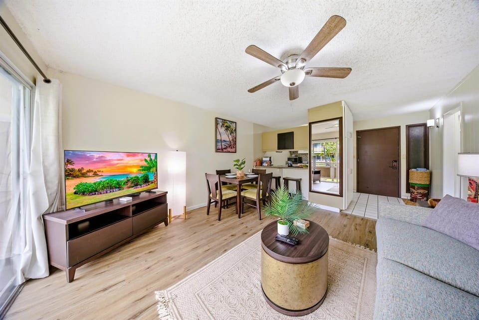 3 min Walk to Beach ! AC ! Garden Unit ! Renovated ! 3 Pools Apartment in Wailua
