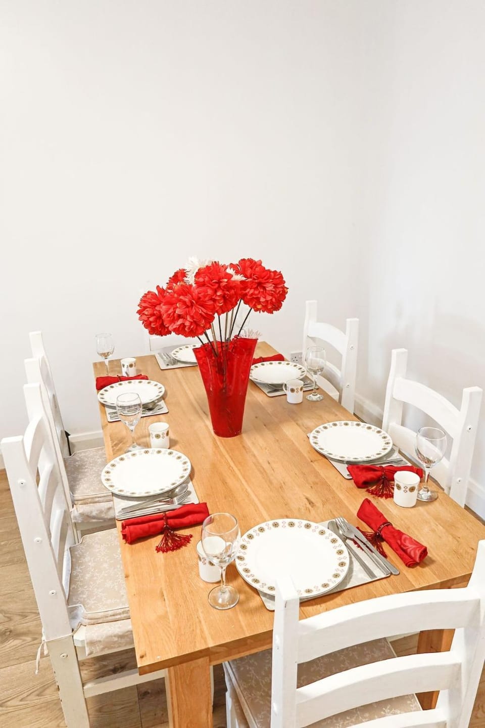 Modern Family 3-Bed House in London House in Ilford