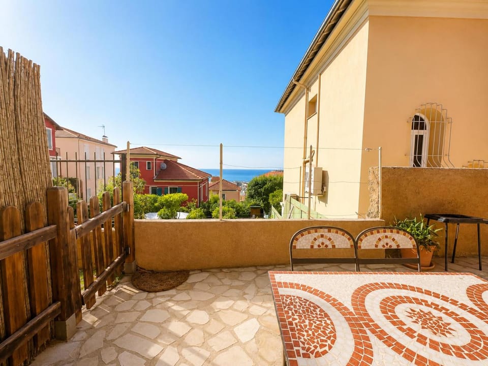 small house downtown near Monaco House in Avenue du Carnier