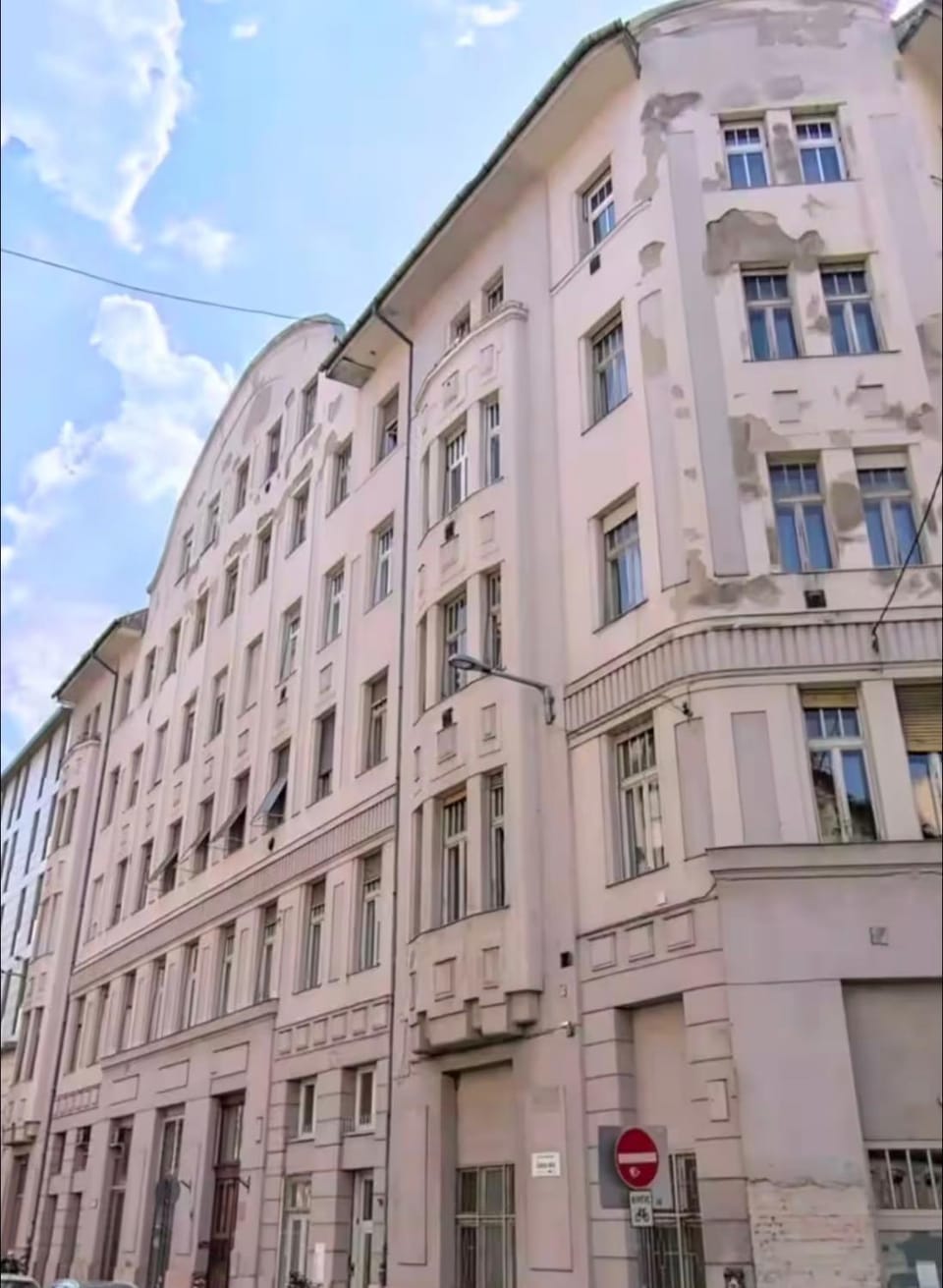 Calvin's Friends Apartment in Budapest
