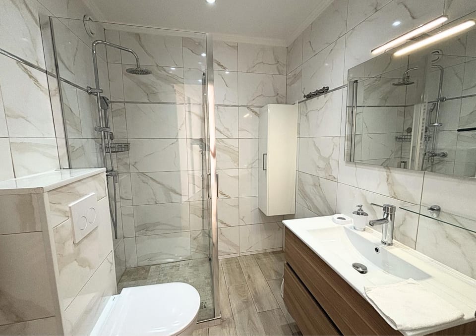 Cannes Marina , Superbe T2 lumineux avec piscine Apartment in Mandelieu-La Napoule