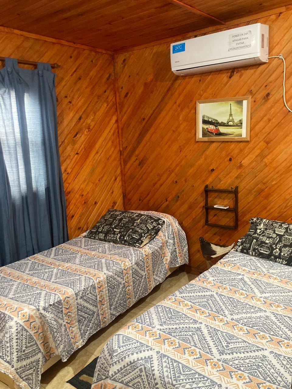 Bed, Photo of the whole room, Bedroom, air conditioner