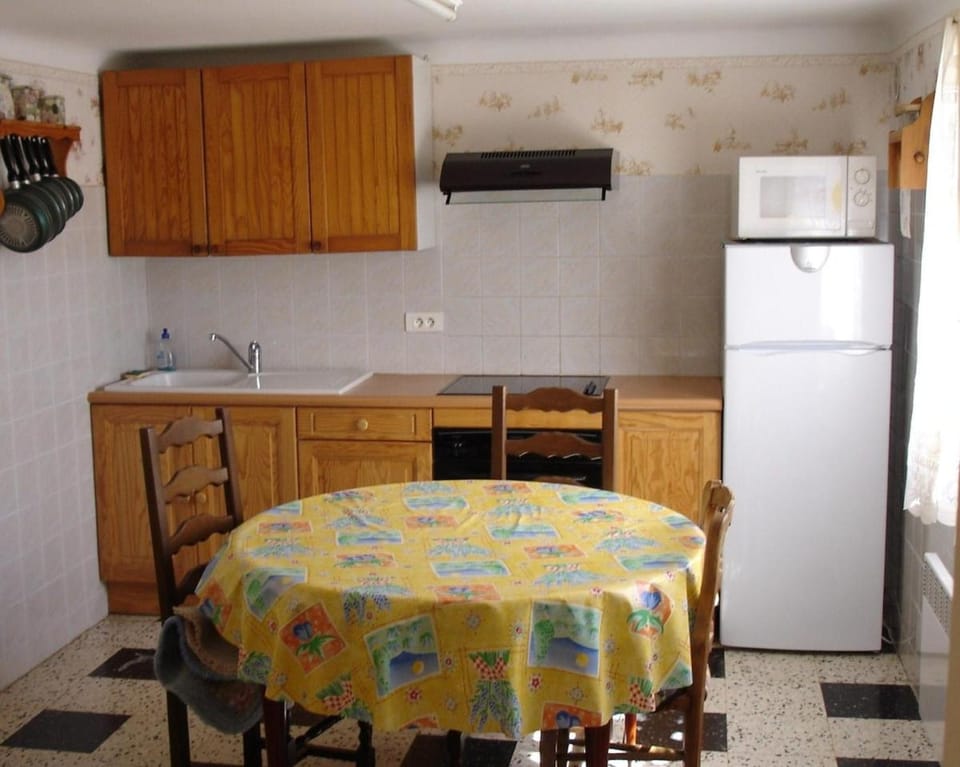 ANTIBES 06 2P RDJ Villa Ideal pour couple avec enfants Apartment in Antibes