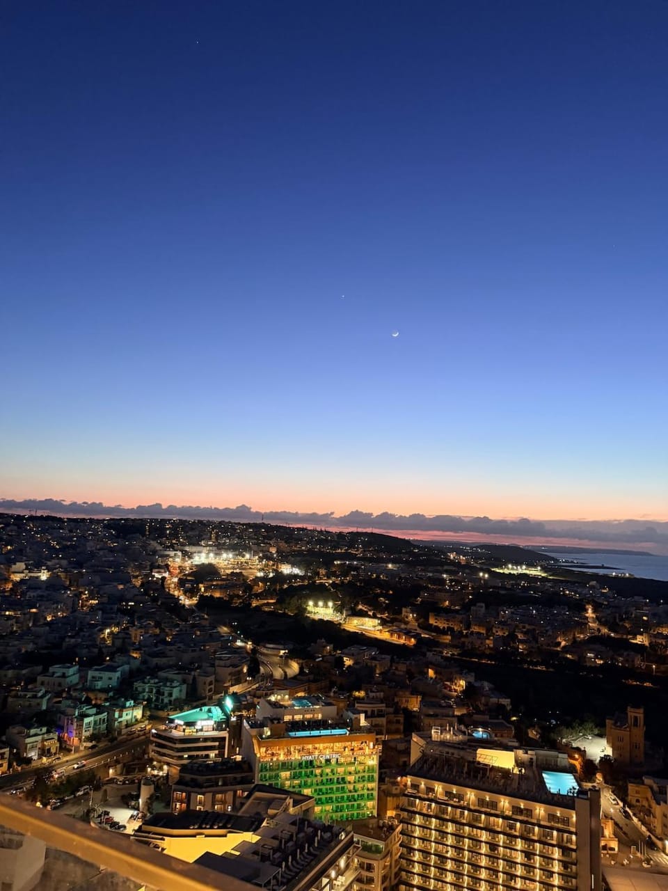AURA suites by Mercury towers Apartment in Saint Julians