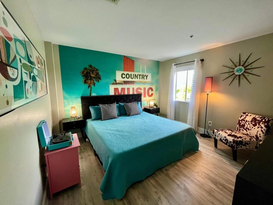 Riverside Rhythm! Waterfront & walk to Broadway! Apartment in East Nashville