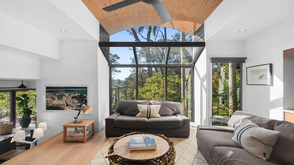 Pittwater Waterfront Retreat - Up to 10 Guests! House in Pittwater Council