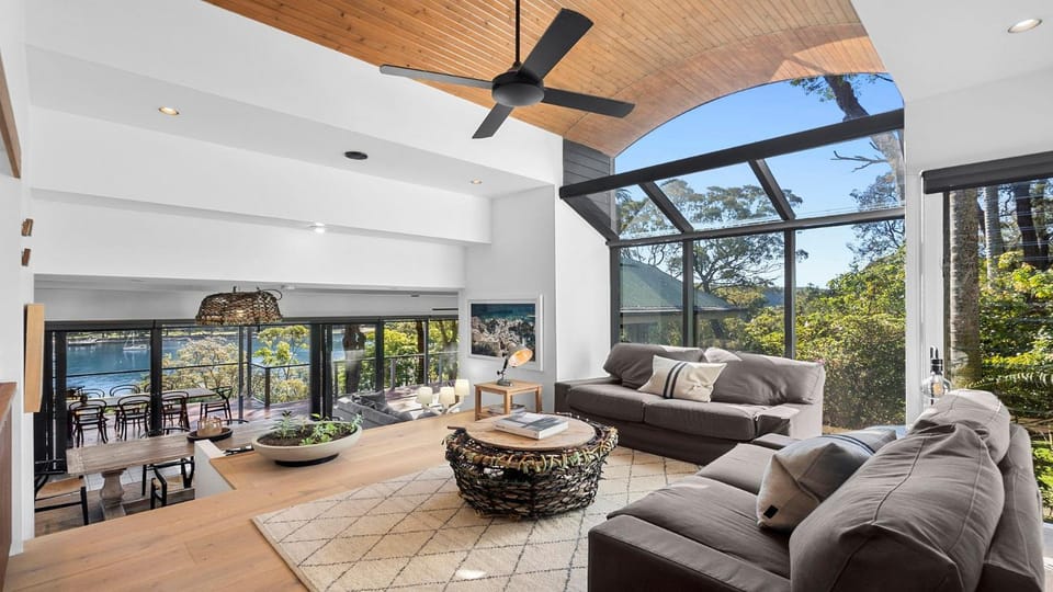 Pittwater Waterfront Retreat - Up to 10 Guests! House in Pittwater Council