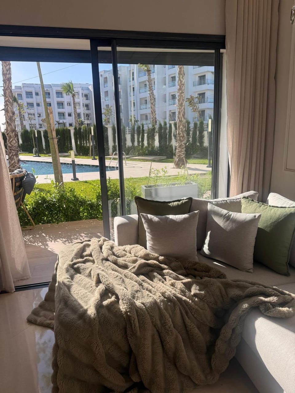 Appartement de luxe avec vue et acces sur piscine Apartment in Bouznika