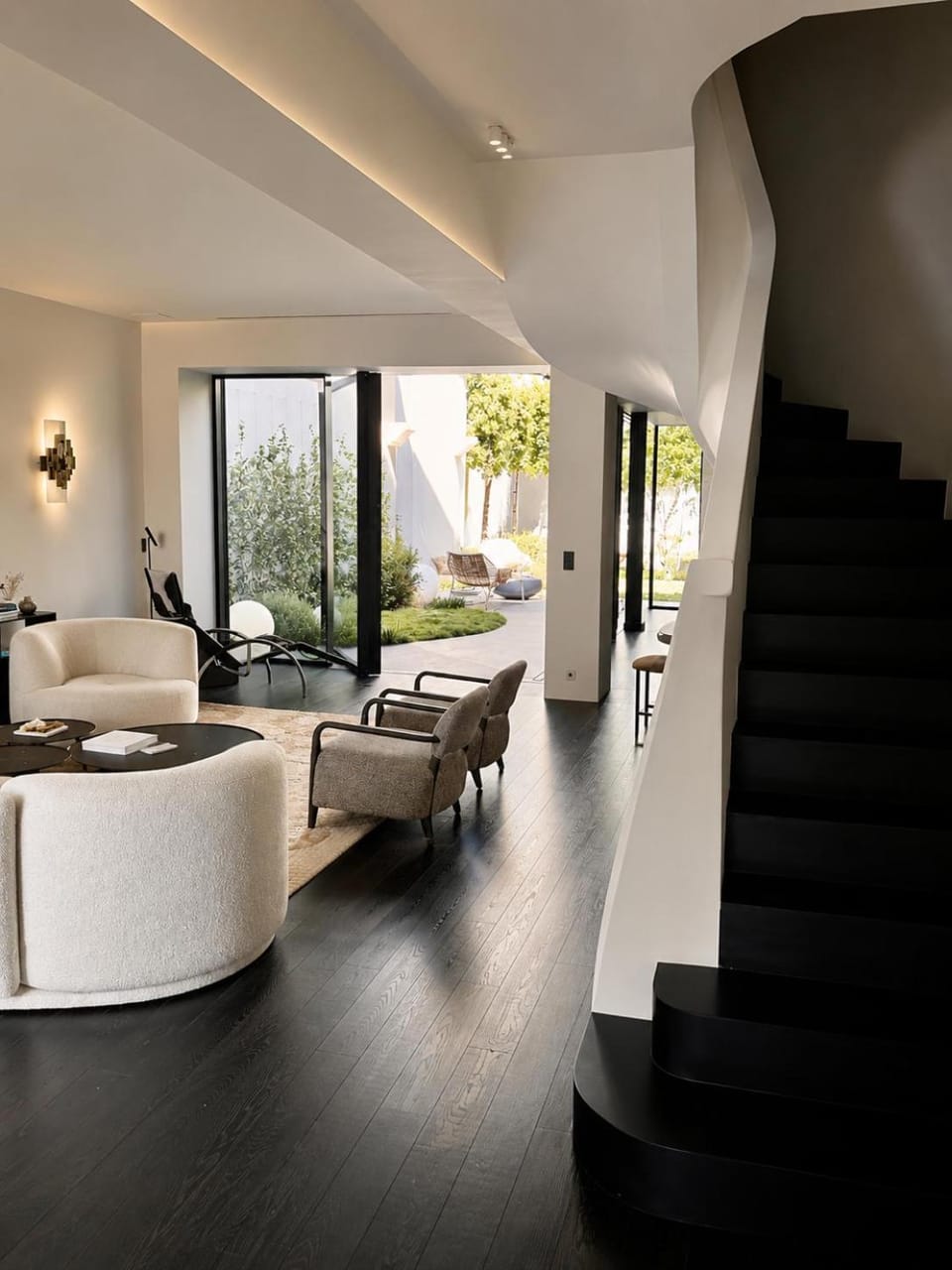 Arc de Triomphe Private Mansion Av Foch House in Paris