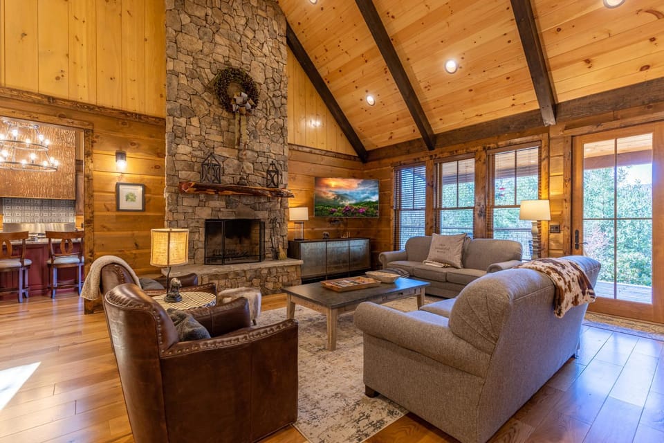 Papa's View House in Brushy Fork