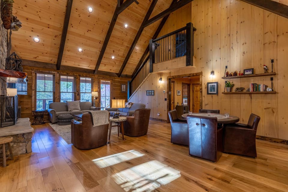Papa's View House in Brushy Fork