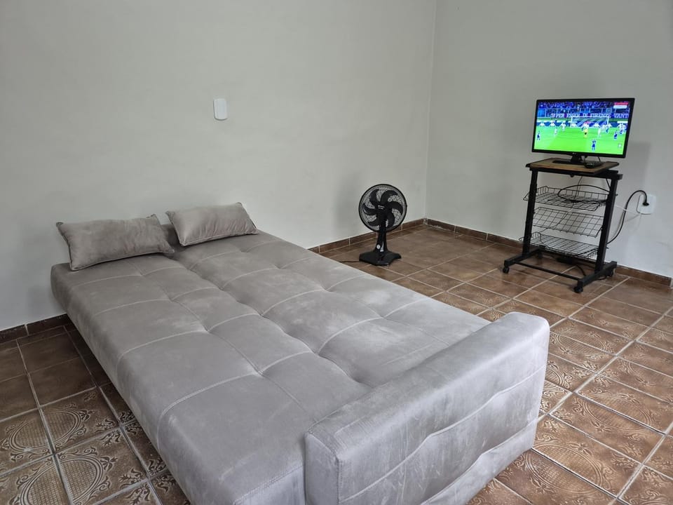 Communal lounge/ TV room, Bed, Living room