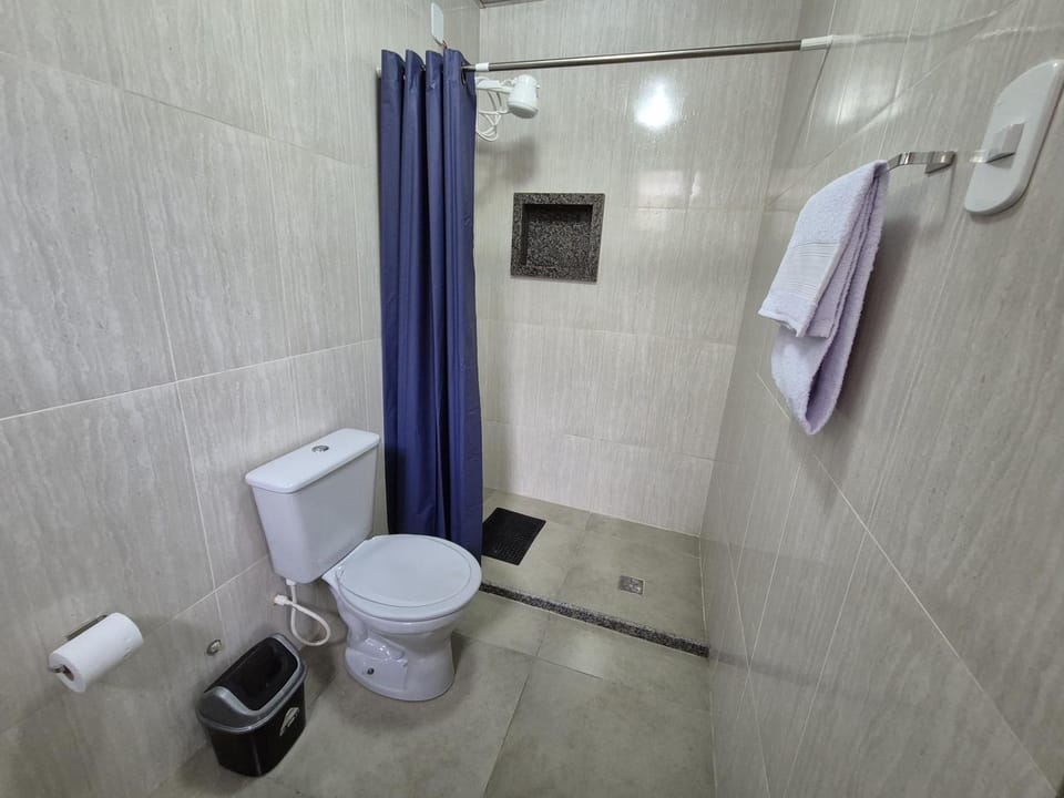 Shower, Bathroom, towels