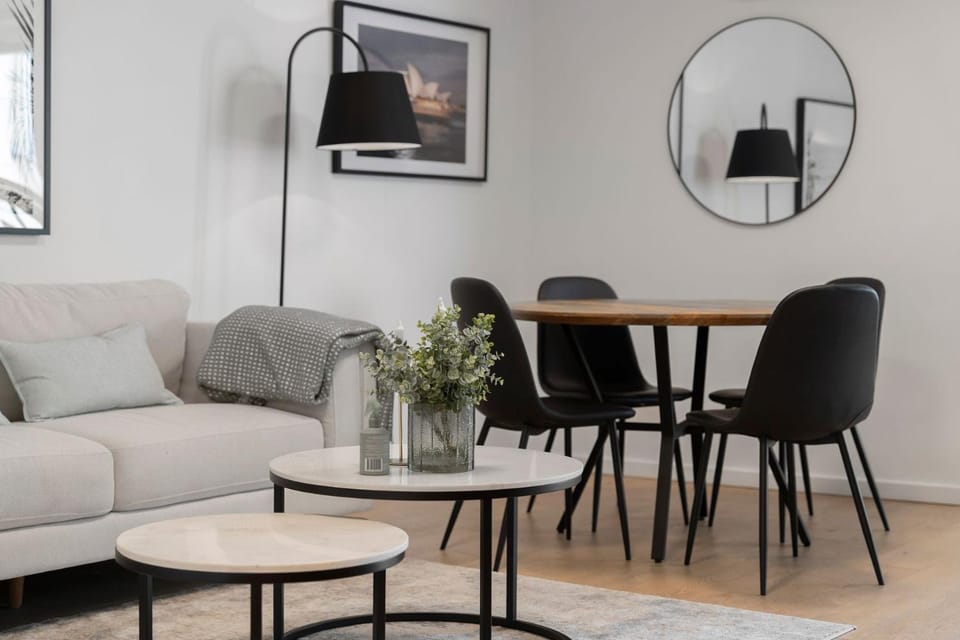 Living room, Seating area, Dining area