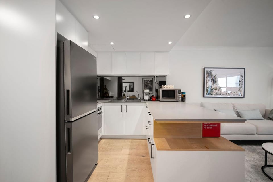 Coffee/tea facilities, Kitchen or kitchenette, Living room, Seating area, dishwasher, oven, stove, toaster