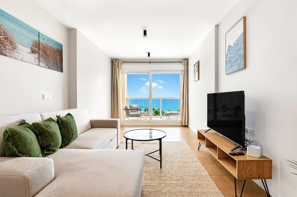 Sea View Apartment with Terrace - Horizon Apartment in Villajoyosa