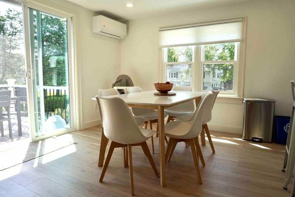 Half mile to beach, Family & Pet Friendly House in Middletown