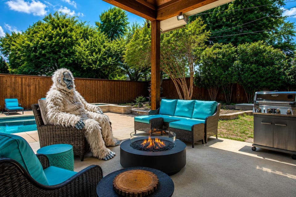Patio, BBQ facilities, Garden, Seating area, Swimming pool