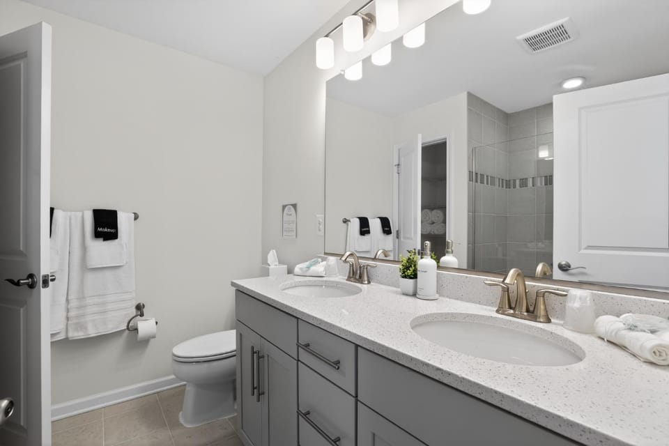 Shower, Bathroom, towels