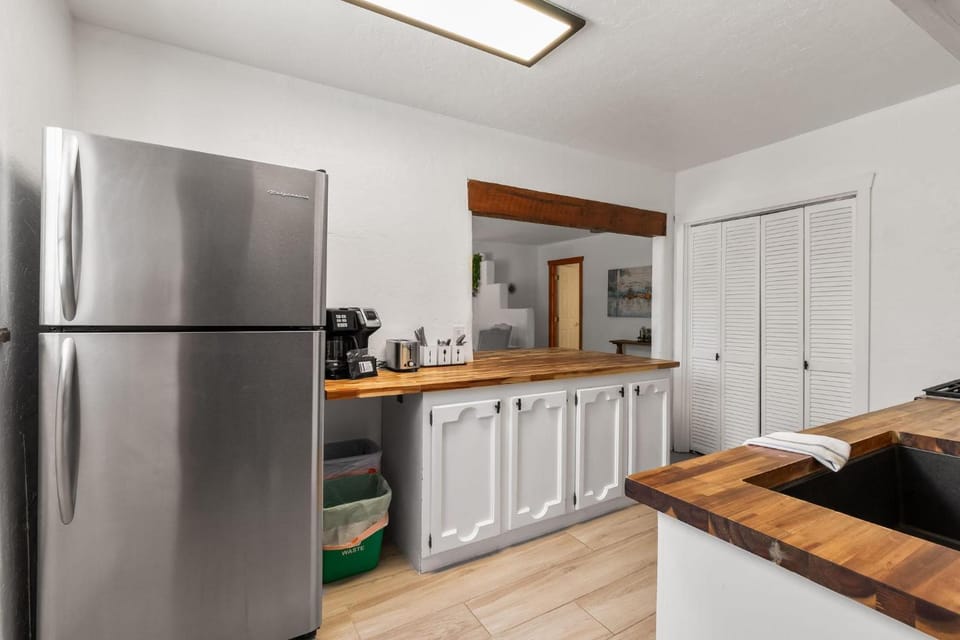 Kitchen or kitchenette, kitchen