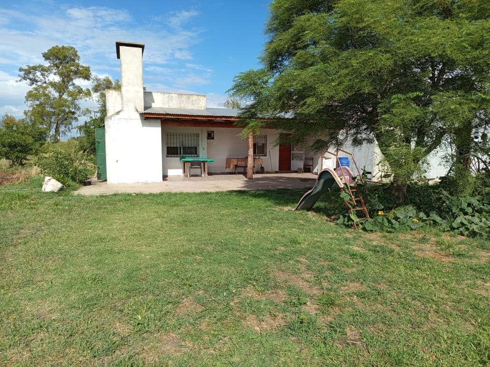 Chacra Margarita House in Buenos Aires Province