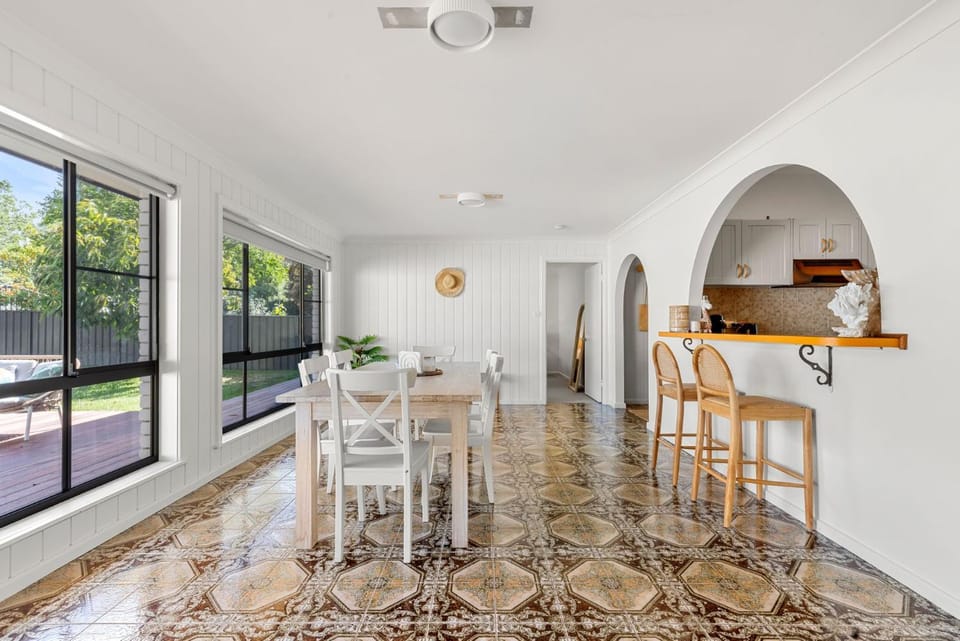 Coastline Callala - Fire Pit - Pet Friendly House in Callala Bay
