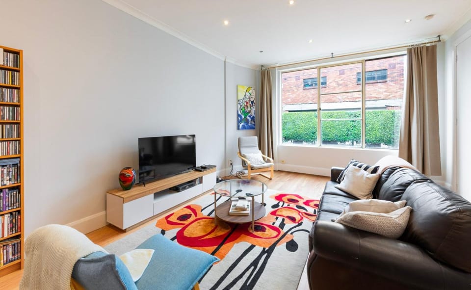 St Kilda Stay with Free Parking & Easy Living Apartment in Saint Kilda