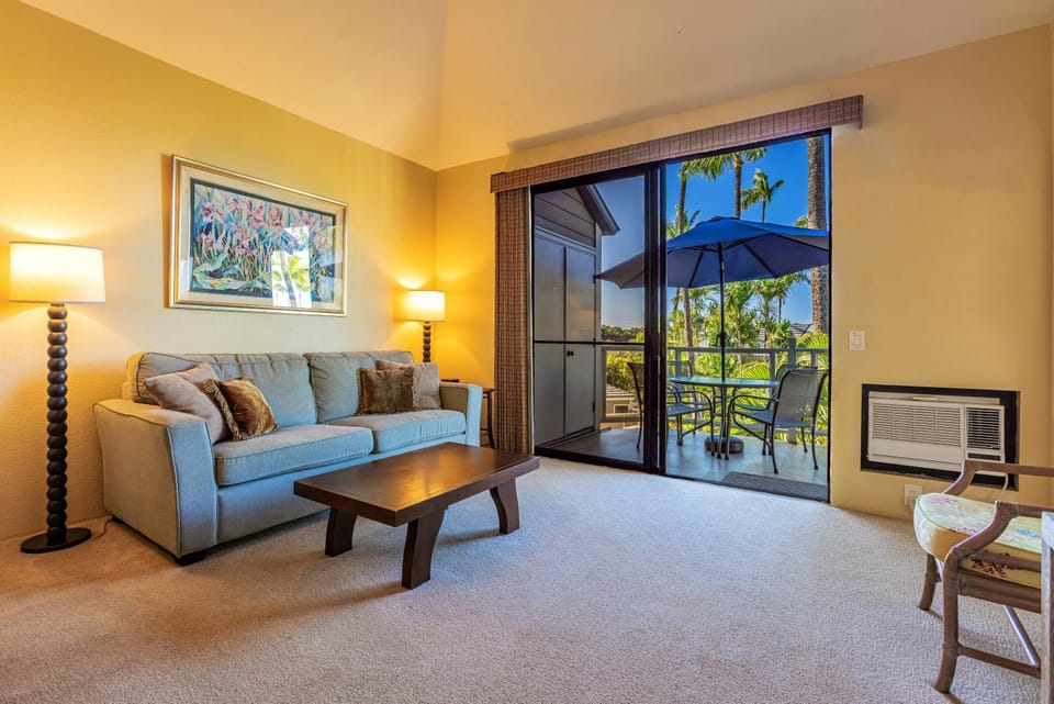 Grand Champions #50, Great Location Near Pool and Hot Tub, AC Throughout Apartment in Wailea