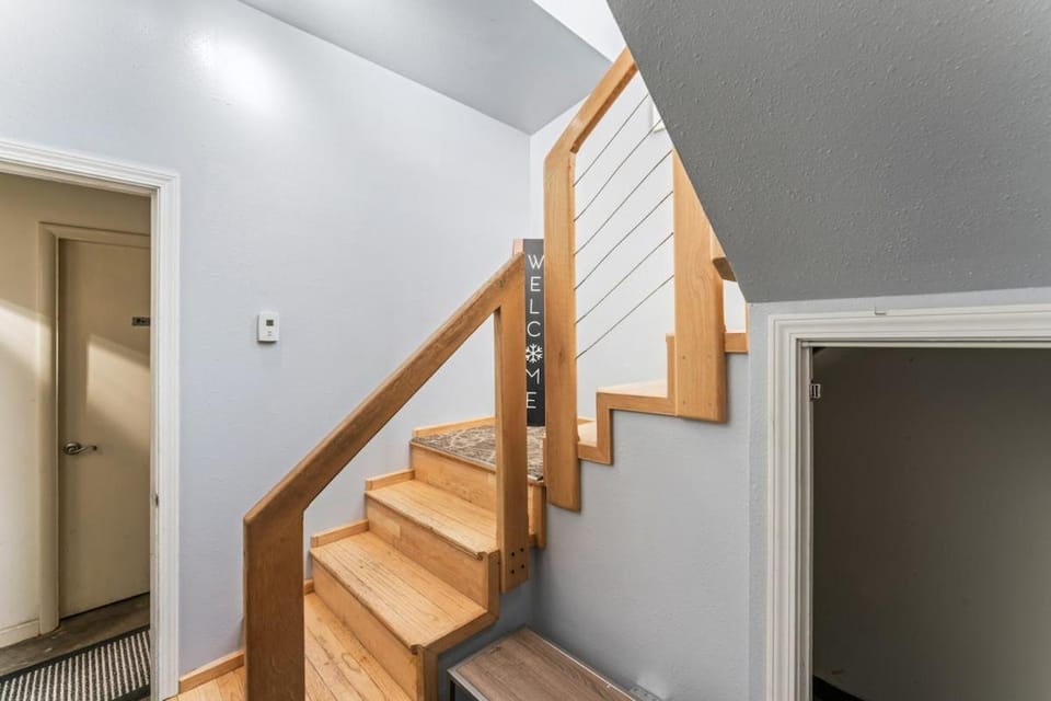 Minutes From Airport-Shared Space-WIFI Bed and Breakfast in Spenard