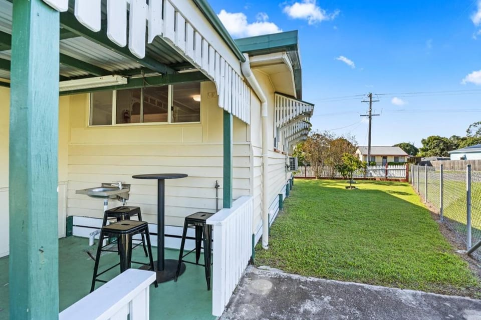 Dayman Beach Cottage House in Hervey Bay
