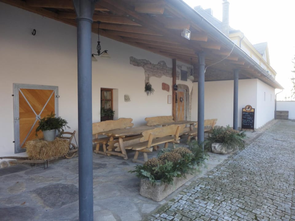 Facade/entrance
