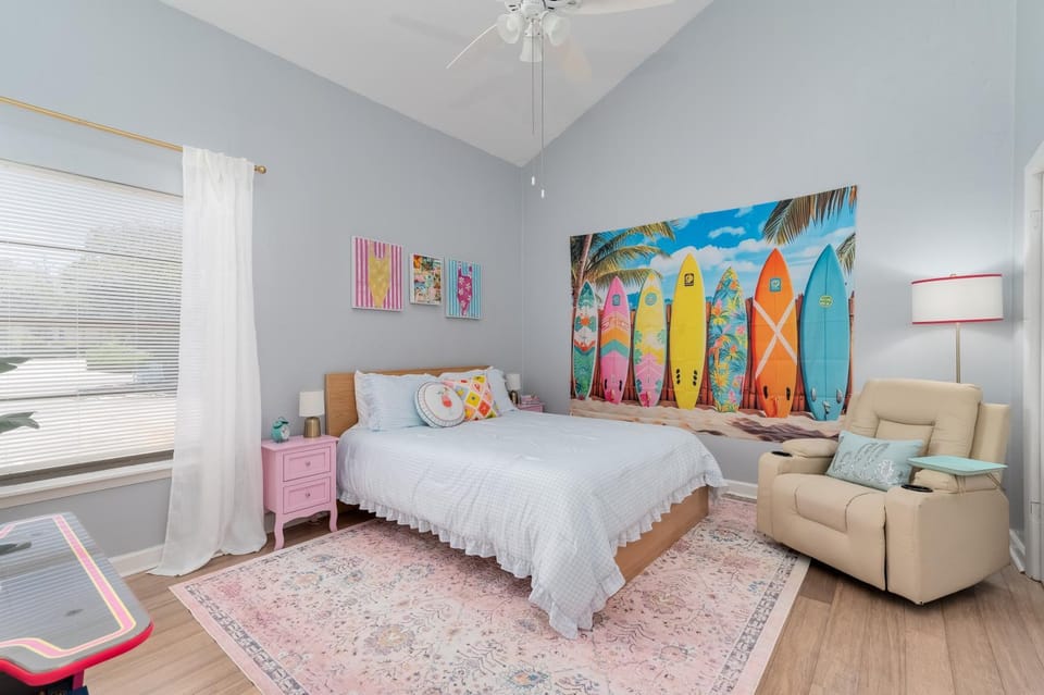 Walk to Beach Cowboy Pool Sleeps 6 House in Vilano Beach