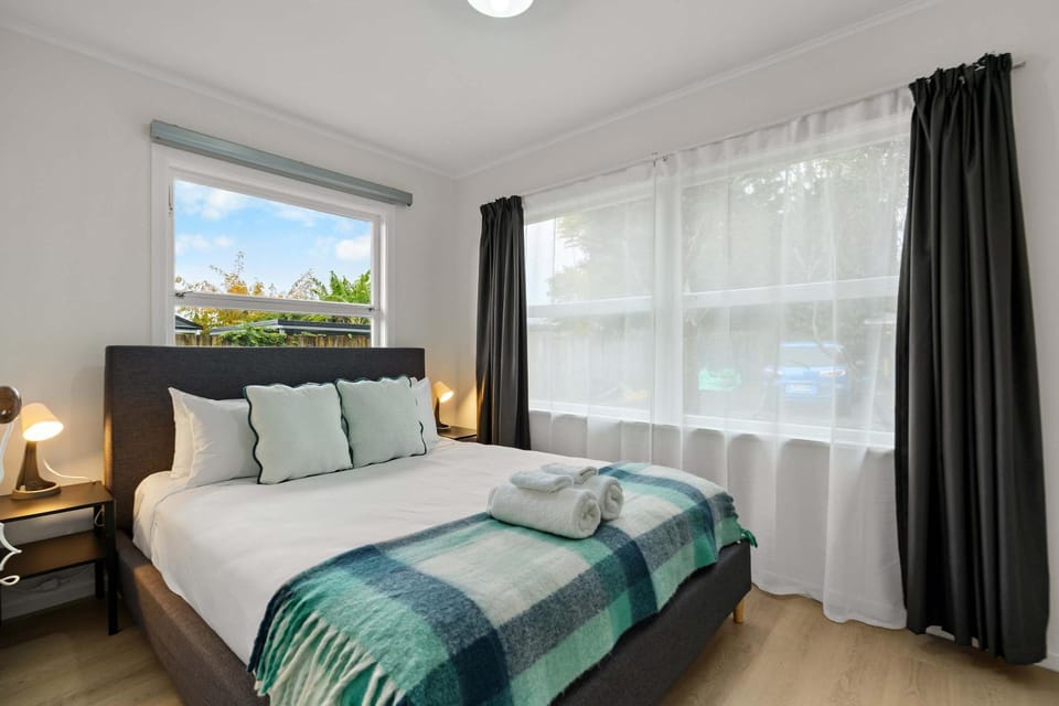 Brocas Retreat - By Superior Stays House in Hamilton