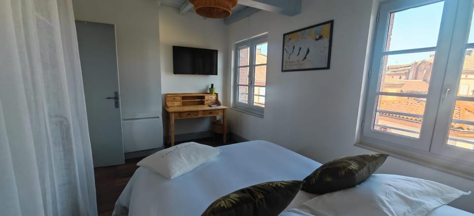 Bed, Bedroom