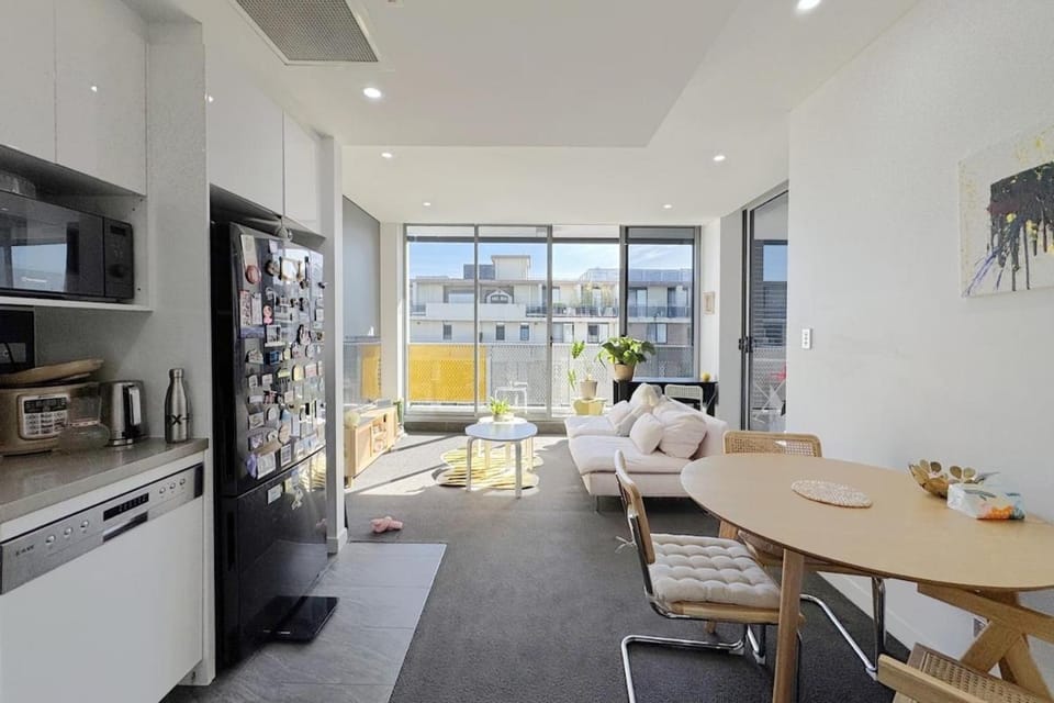 Modern 1BR at Ryde with Pool, Sauna & Gym Apartment in Sydney