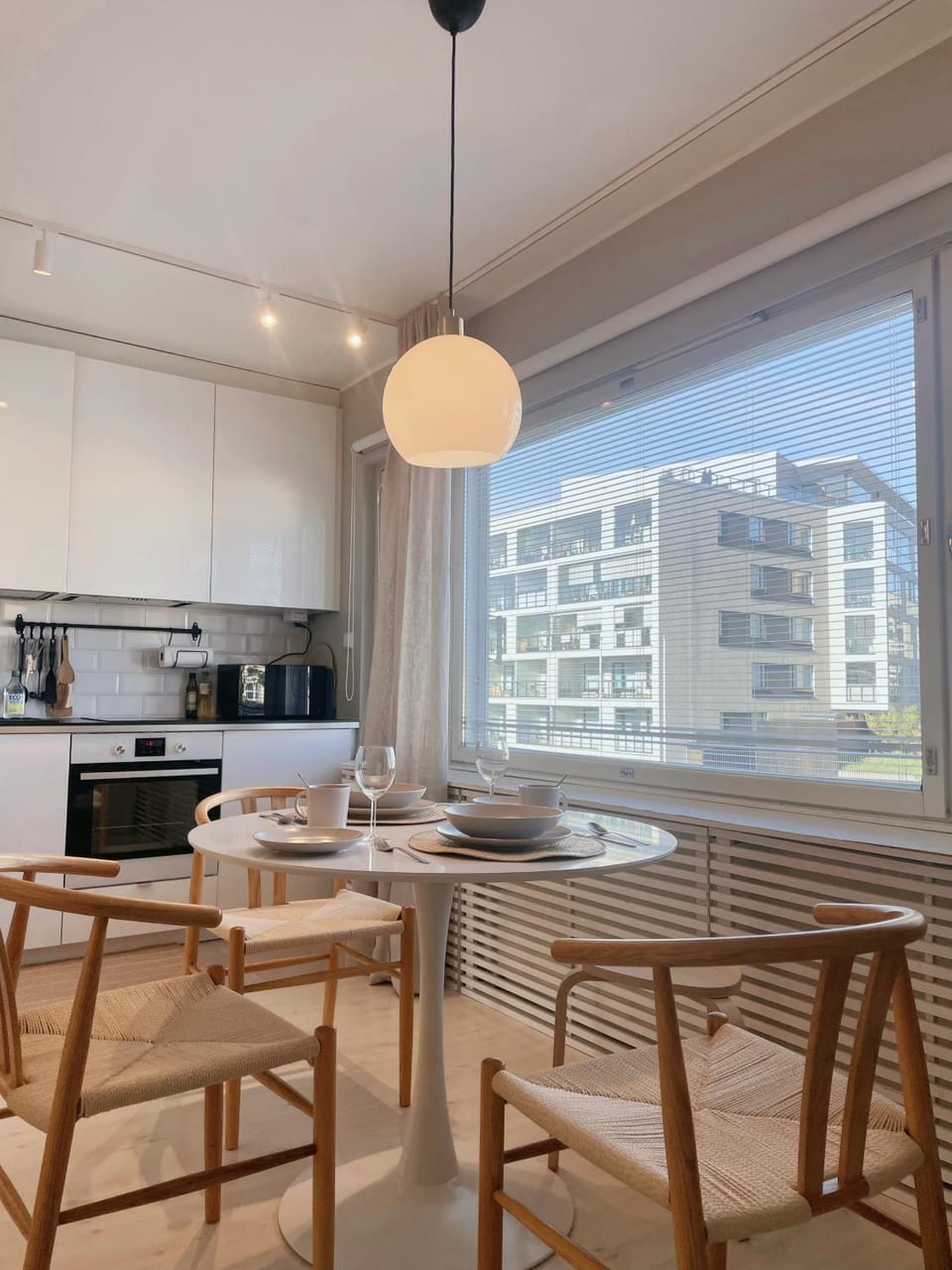 Dining area, kitchen