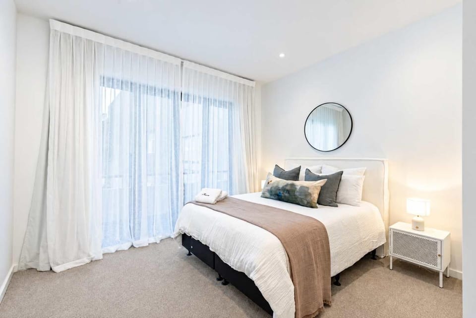 The Hudson 3BR Bright Courtenay Place Townhouse Apartment in Wellington