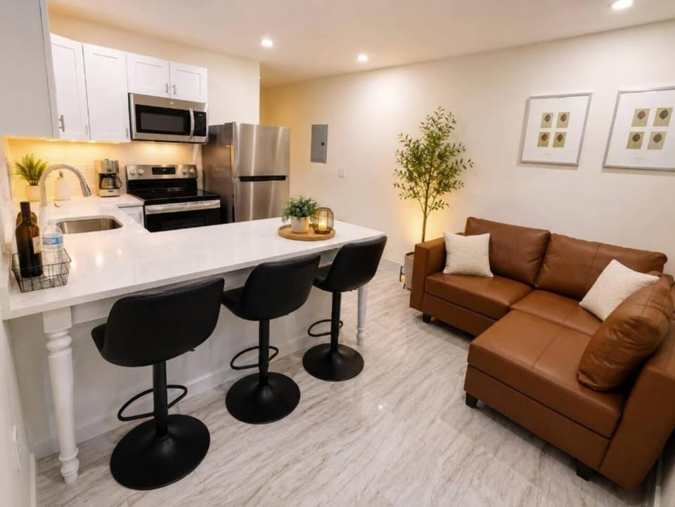 TV and multimedia, Living room, Dining area
