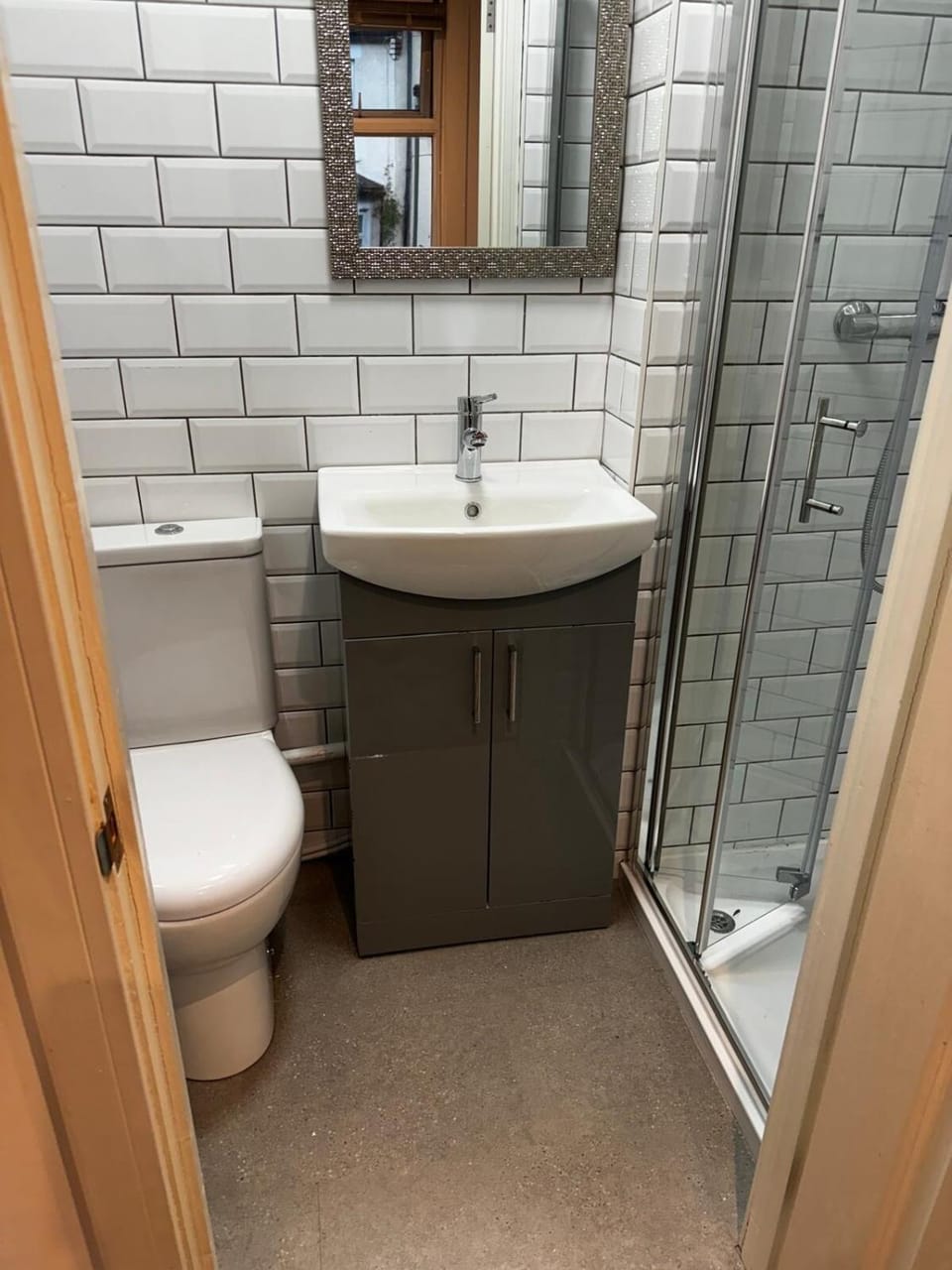 D1 Contractor Stay in Chatham | Workers, Free parking House in Rochester