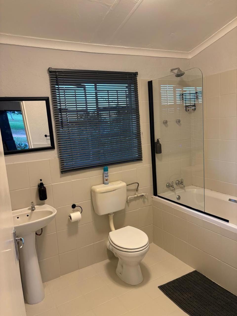 Shower, Toilet, Bathroom, Bath