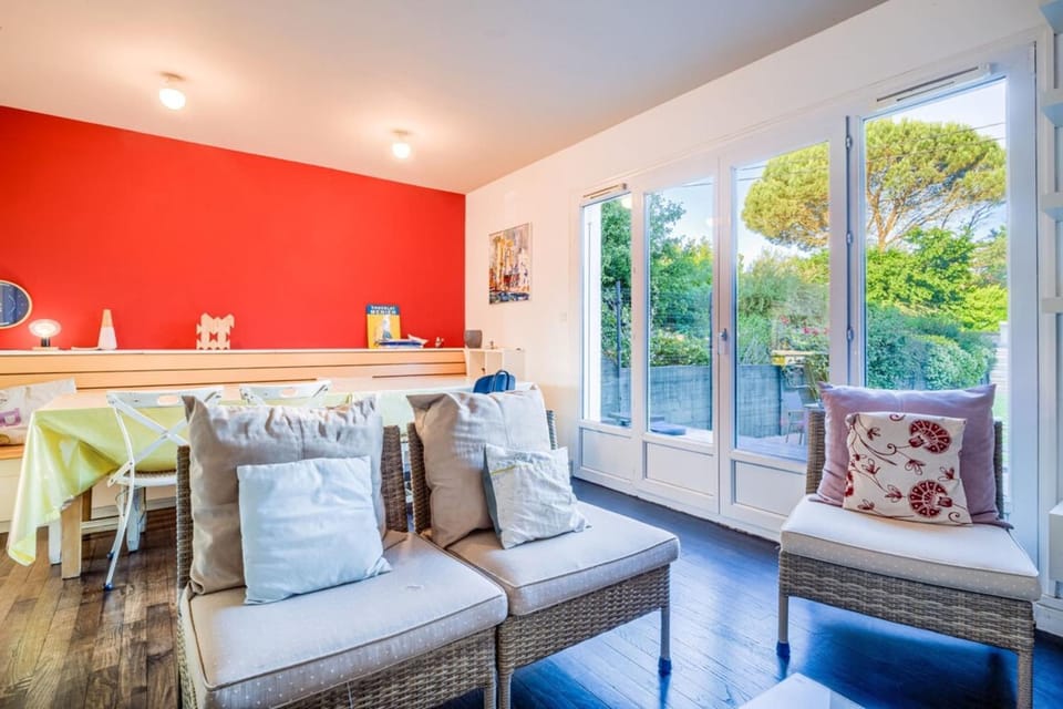 Jolie Maison avec Jardin & Terrasse House in Brittany