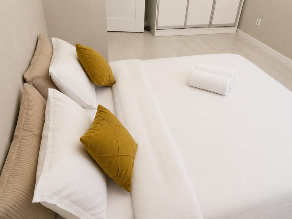 Bedroom, bunk bed